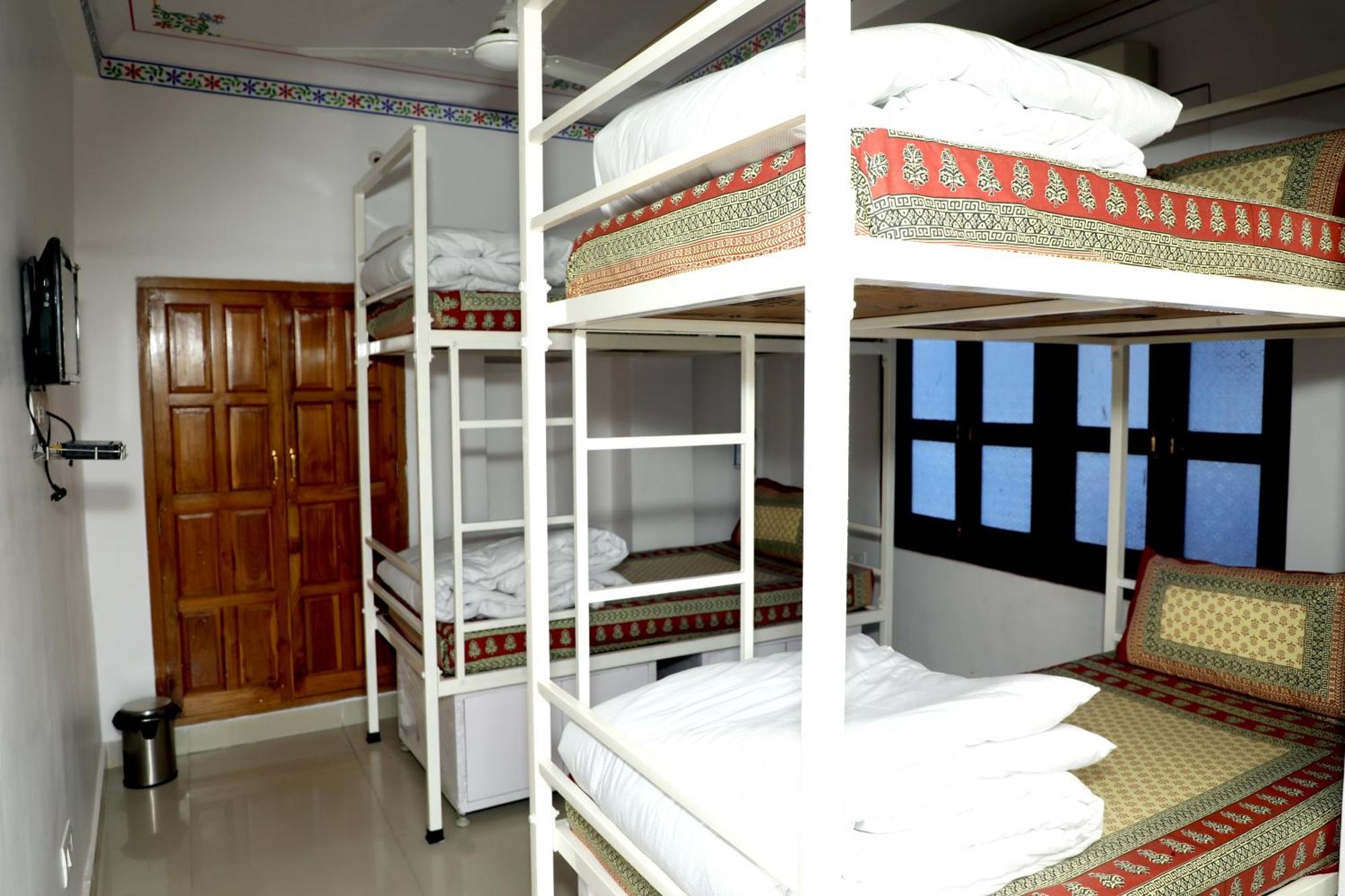 The Mama Hotel - Rooms And Dormitory Udaipur Exterior photo