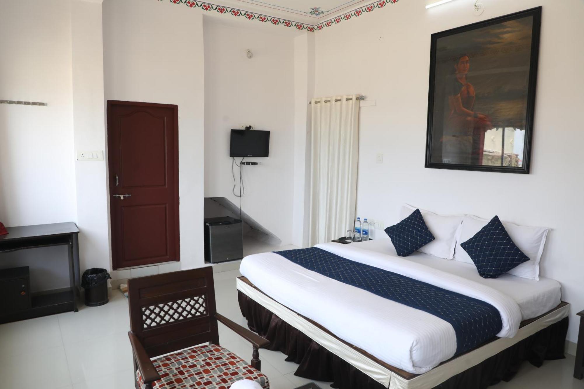 The Mama Hotel - Rooms And Dormitory Udaipur Exterior photo